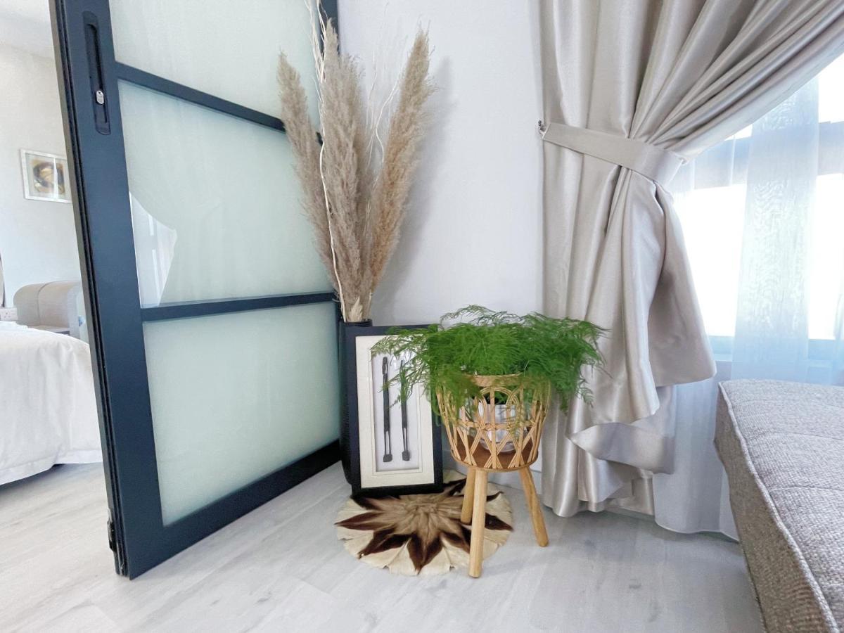 Seaside Lavender Suite Jesselton Quay Citypads Kota Kinabalu Exterior photo